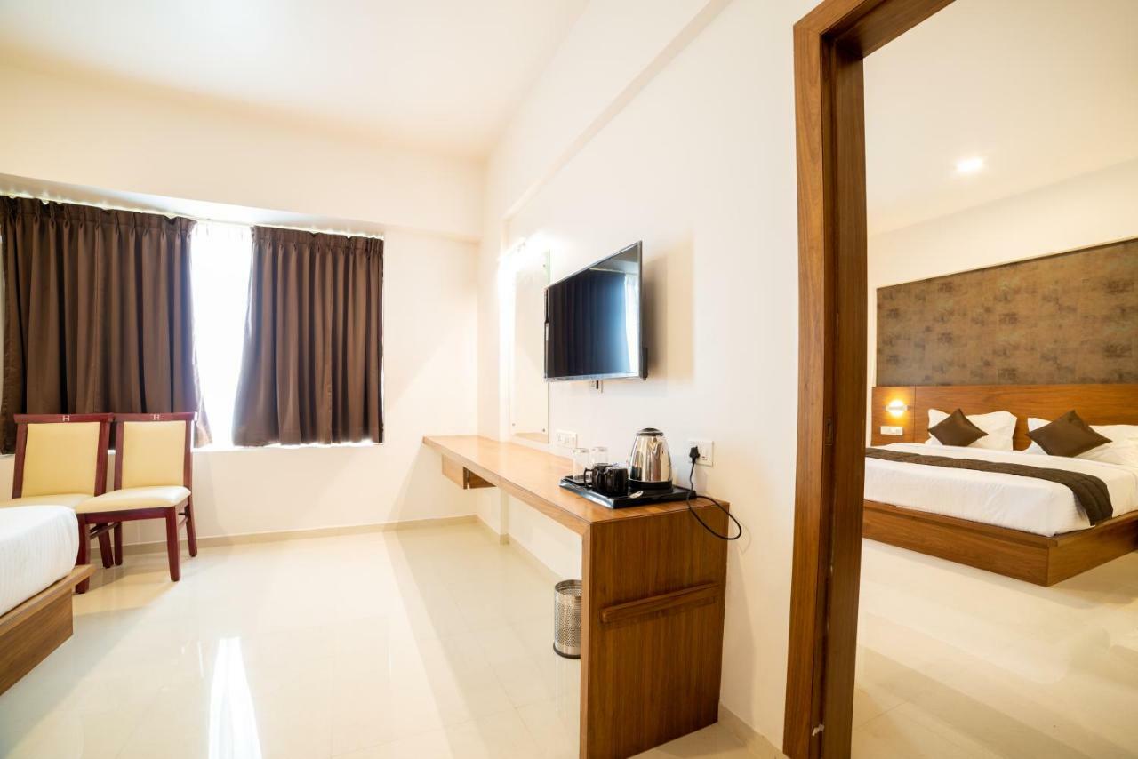 Heritage Inn Mysore Bagian luar foto