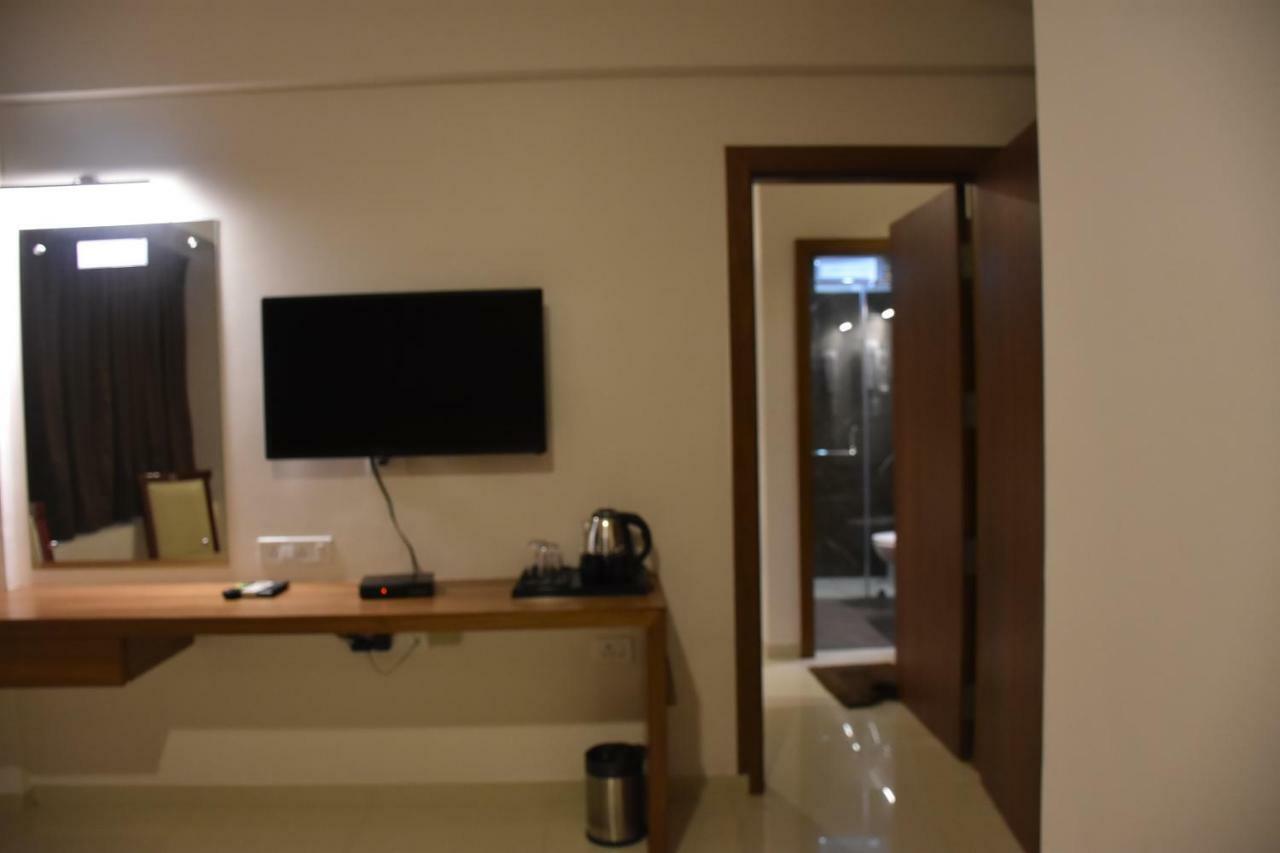 Heritage Inn Mysore Bagian luar foto