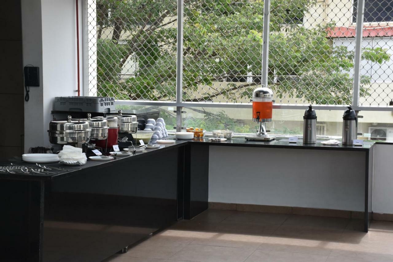 Heritage Inn Mysore Bagian luar foto