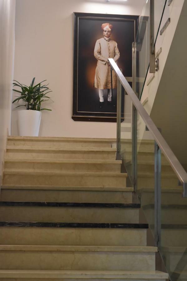 Heritage Inn Mysore Bagian luar foto